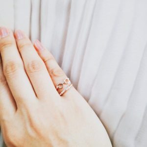 小指 指輪 左 小指の指輪（ピンキーリング）の意味8個！左手・右手・男性・女性